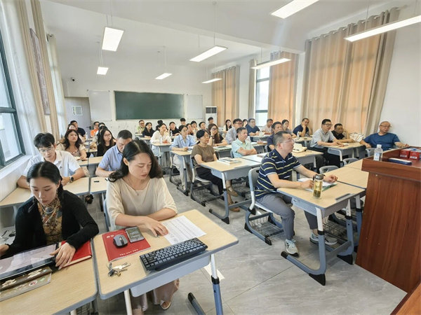 研思落地展风采   以说促教共成长